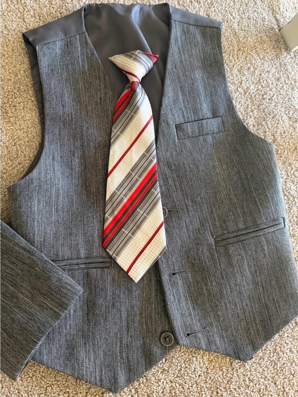 Boys Gray Three-Piece Suit with Tie - Picture 3 of 6